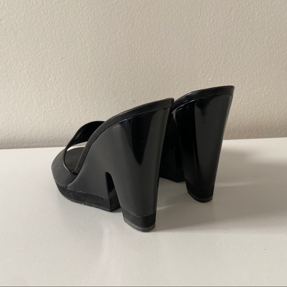 Heels - Picture 4 of 4